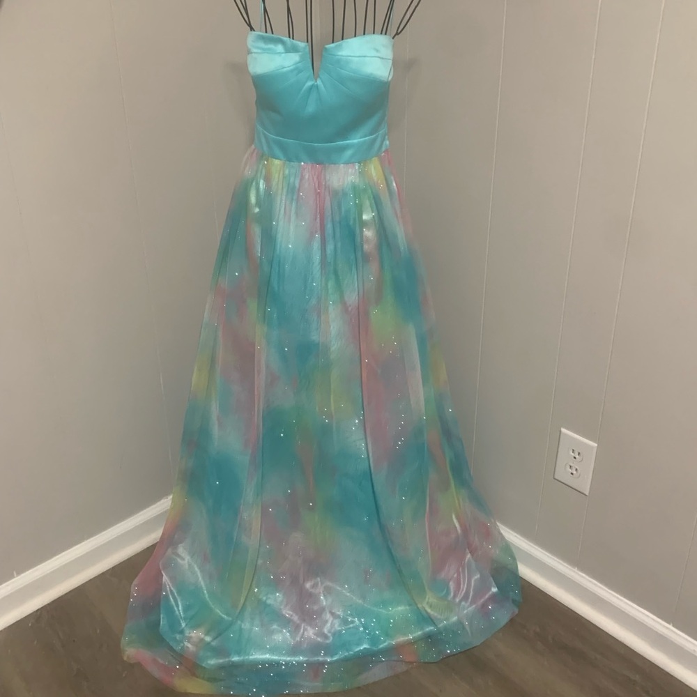 Y2K Sparkly Strapless Prom Dress